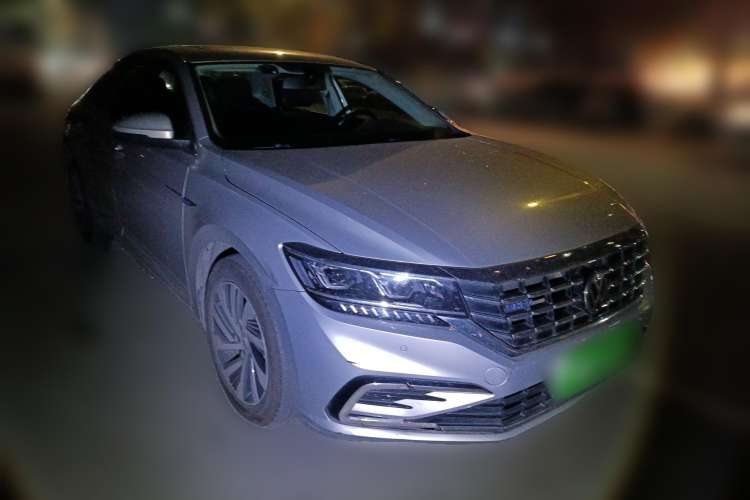 Used Volkswagen Passat New Energy 2020 430 PHEV Hybrid Luxury Edition China VI Standard Front Right 45 Deg