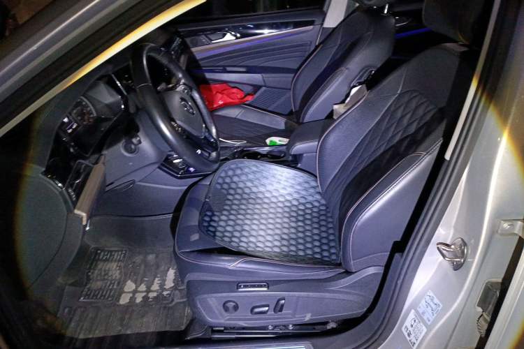 Used Volkswagen Passat New Energy 2020 430 PHEV Hybrid Luxury Edition China VI Standard Left Front Seat