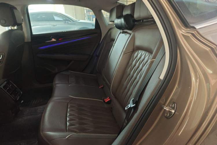 Used Volkswagen Passat New Energy 2020 430 PHEV Hybrid Luxury Edition China VI Standard Left Rear Seat