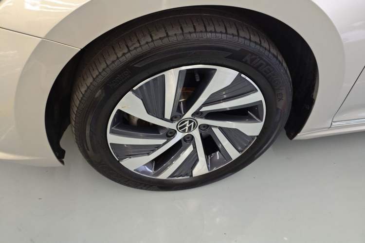 Used Volkswagen Passat New Energy 2020 430 PHEV Hybrid Luxury Edition China VI Standard Left Front Wheel Hub
