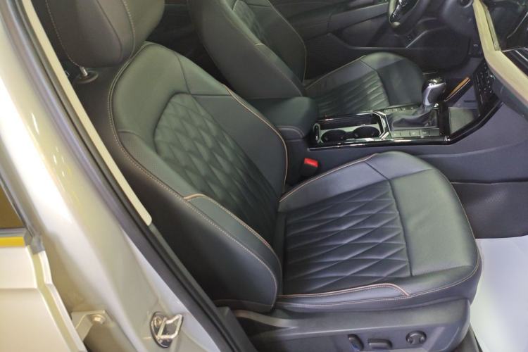 Used Volkswagen Passat New Energy 2020 430 PHEV Hybrid Luxury Edition China VI Standard Right Front Seat