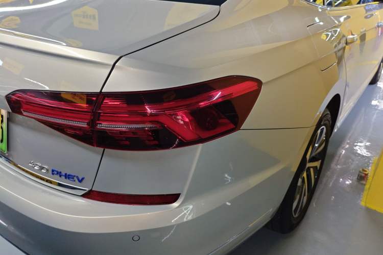 Used Volkswagen Passat New Energy 2020 430 PHEV Hybrid Luxury Edition China VI Standard Right Rear Taillight