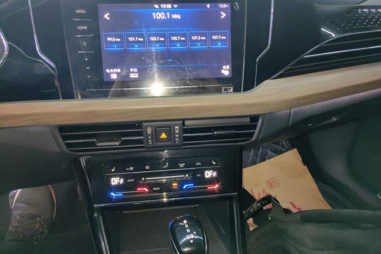 Used Volkswagen Passat New Energy 2020 430 PHEV Hybrid Luxury Edition China VI Standard Audio And AC Panel