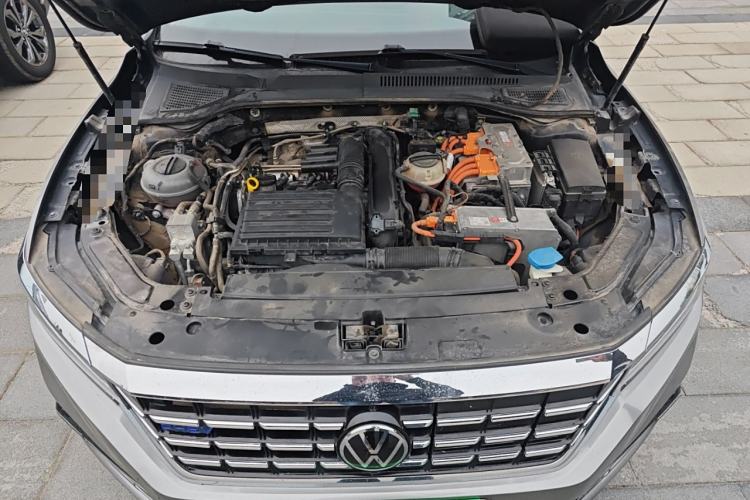 Used Volkswagen Passat New Energy 2020 430 PHEV Hybrid Luxury Edition China VI Standard Engine Bay