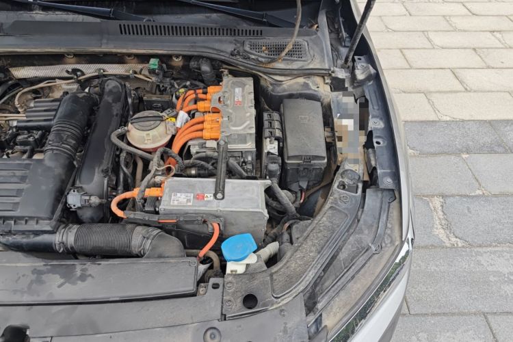 Used Volkswagen Passat New Energy 2020 430 PHEV Hybrid Luxury Edition China VI Standard Engine Bay Left