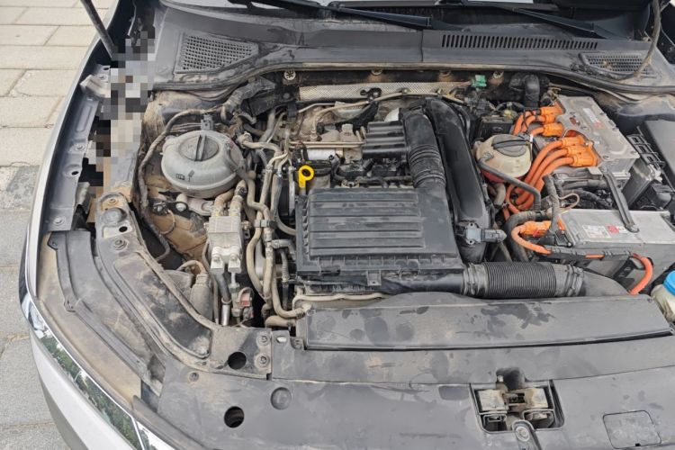 Used Volkswagen Passat New Energy 2020 430 PHEV Hybrid Luxury Edition China VI Standard Engine Bay Right