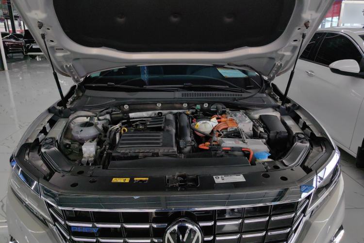 Used Volkswagen Passat New Energy 2020 430 PHEV Hybrid Luxury Edition China VI Standard Engine Bay