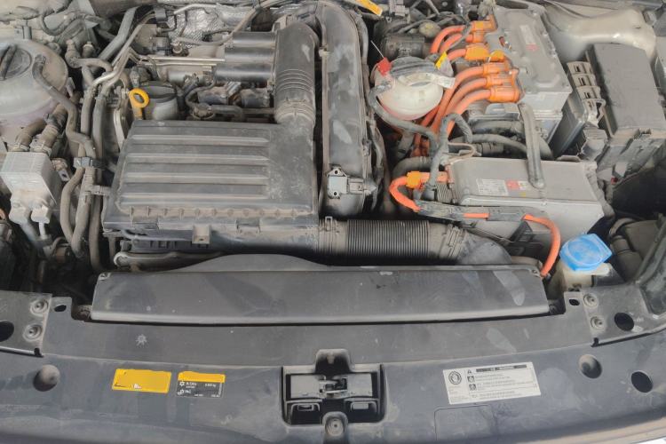 Used Volkswagen Passat New Energy 2020 430 PHEV Hybrid Luxury Edition China VI Standard Engine Bay