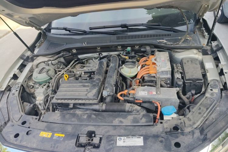Used Volkswagen Passat New Energy 2020 430 PHEV Hybrid Luxury Version China V Standard Engine Bay