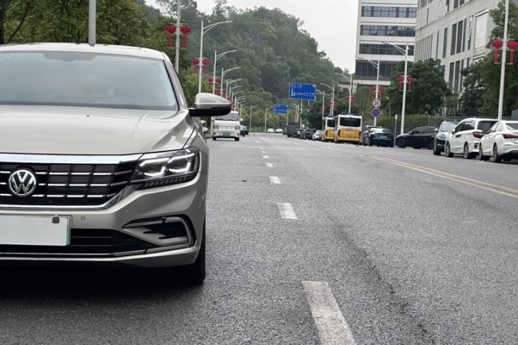 Used Volkswagen Passat New Energy 2020 430 PHEV Hybrid Luxury Edition China VI Standard Exterior 1
