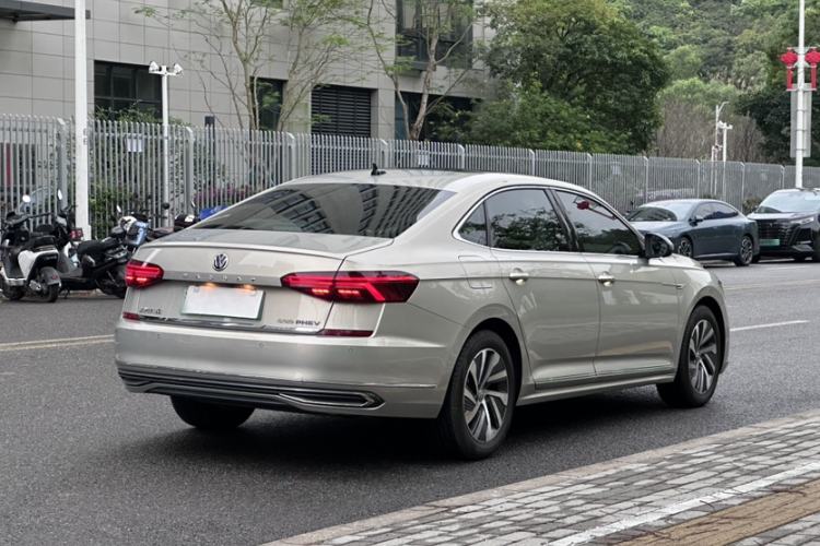 Used Volkswagen Passat New Energy 2020 430 PHEV Hybrid Luxury Edition China VI Standard Exterior 2
