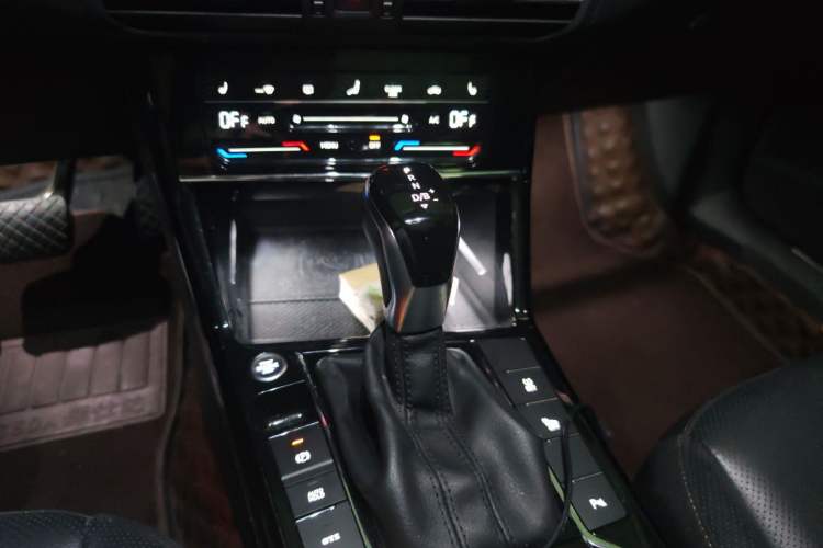 Used Volkswagen Passat New Energy 2020 430 PHEV Hybrid Luxury Edition China VI Standard Gear Lever