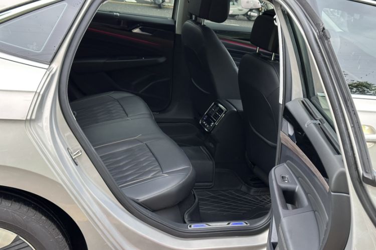 Used Volkswagen Passat New Energy 2020 430 PHEV Hybrid Luxury Edition China VI Standard Interior 5
