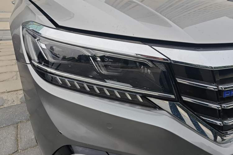 Used Volkswagen Passat New Energy 2020 430 PHEV Hybrid Luxury Edition China VI Standard Right Front Headlight
