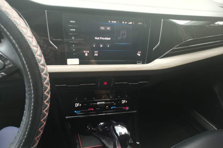 Used Volkswagen Passat New Energy 2020 430 PHEV Hybrid Luxury Edition China VI Standard Audio And AC Panel
