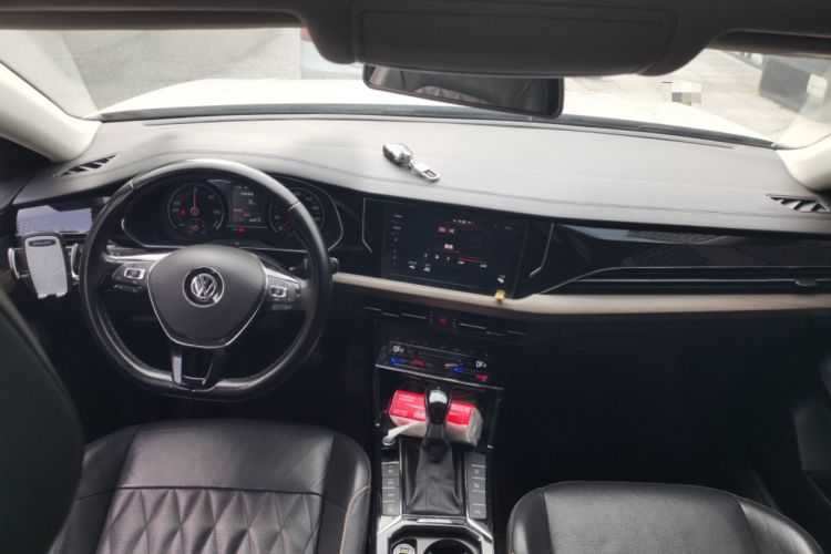 Used Volkswagen Passat New Energy 2020 430 PHEV Hybrid Luxury Edition China VI Standard Center Console