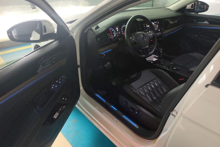 Used Volkswagen Passat New Energy 2020 430 PHEV Hybrid Luxury Edition China VI Standard Driver Seat