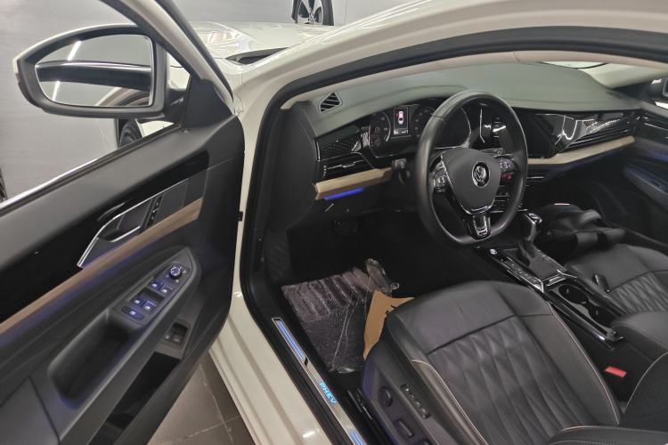Used Volkswagen Passat New Energy 2020 430 PHEV Hybrid Luxury Edition China VI Standard Driver Seat