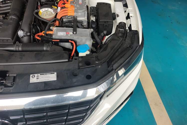 Used Volkswagen Passat New Energy 2020 430 PHEV Hybrid Luxury Edition China VI Standard Engine Bay Left