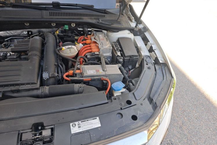 Used Volkswagen Passat New Energy 2020 430 PHEV Hybrid Luxury Edition China VI Standard Engine Bay Left