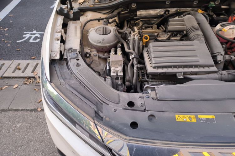 Used Volkswagen Passat New Energy 2020 430 PHEV Hybrid Luxury Edition China VI Standard Engine Bay Right
