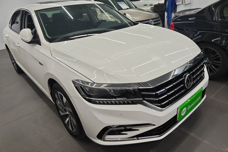 Used Volkswagen Passat New Energy 2020 430 PHEV Hybrid Luxury Edition China VI Standard Front Right 45 Deg
