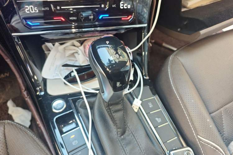 Used Volkswagen Passat New Energy 2020 430 PHEV Hybrid Luxury Edition China VI Standard Gear Lever