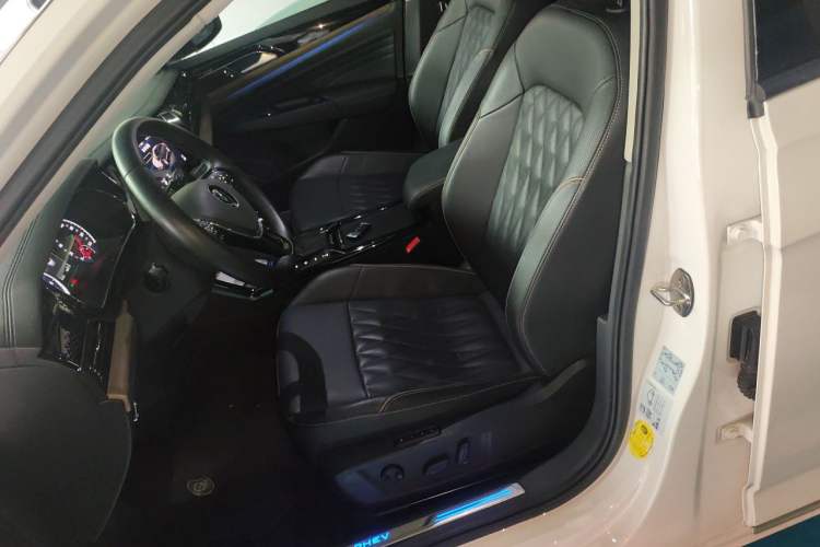 Used Volkswagen Passat New Energy 2020 430 PHEV Hybrid Luxury Edition China VI Standard Left Front Seat