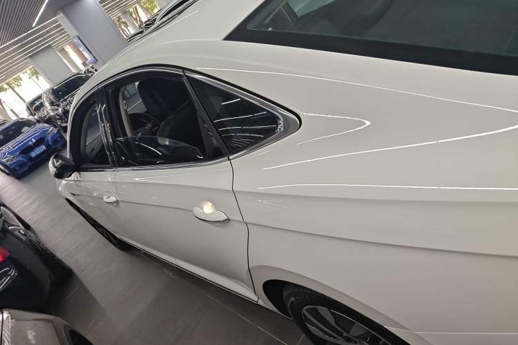 Used Volkswagen Passat New Energy 2020 430 PHEV Hybrid Luxury Edition China VI Standard Left Side