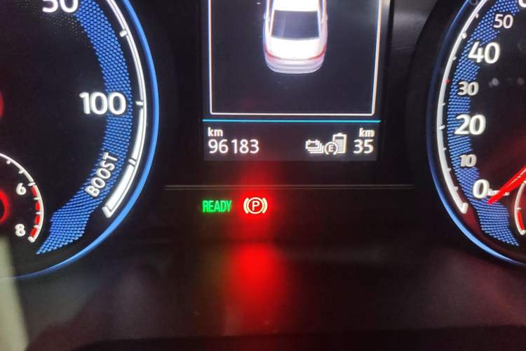 Used Volkswagen Passat New Energy 2020 430 PHEV Hybrid Luxury Edition China VI Standard Odometer Close Up