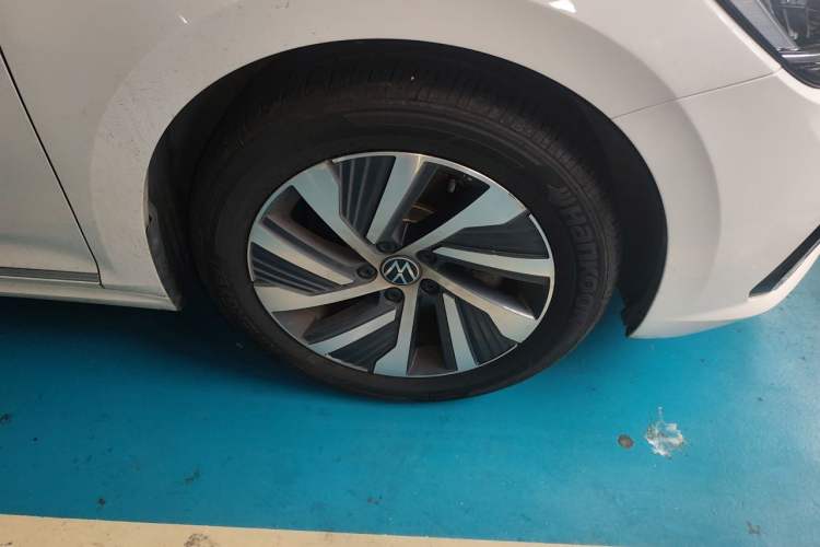 Used Volkswagen Passat New Energy 2020 430 PHEV Hybrid Luxury Edition China VI Standard Right Front Wheel Hub