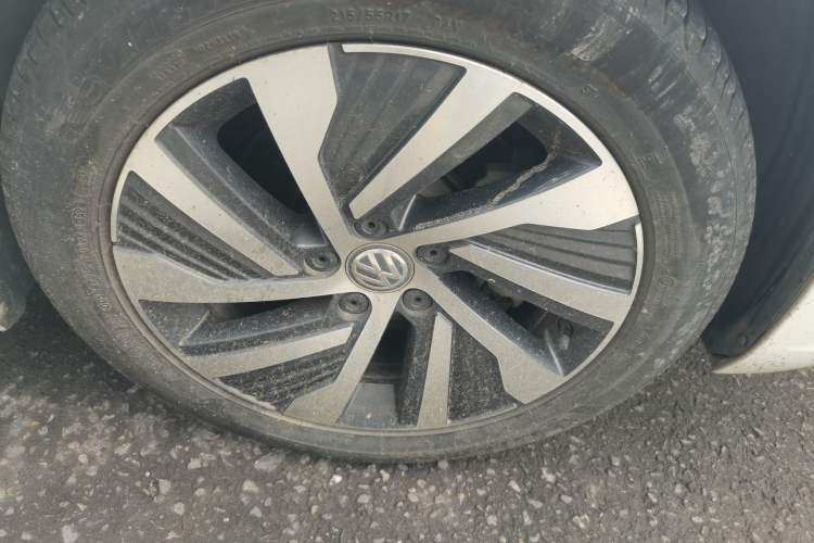 Used Volkswagen Passat New Energy 2020 430 PHEV Hybrid Luxury Edition China VI Standard Right Front Wheel Hub