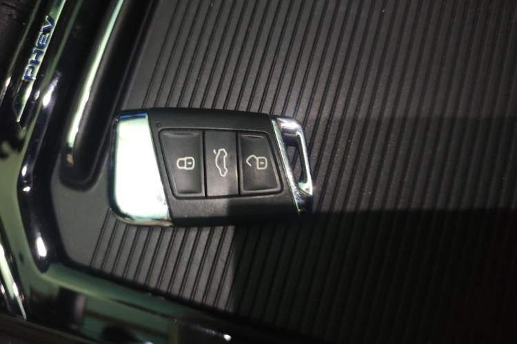 Used Volkswagen Passat New Energy 2020 430 PHEV Hybrid Luxury Edition China VI Standard Vehicle Key
