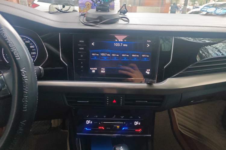Used Volkswagen Passat New Energy 2021 430 PHEV Hybrid Luxury Edition Audio And AC Panel