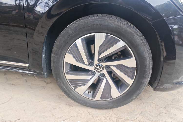 Used Volkswagen Passat New Energy 2021 430 PHEV Hybrid Luxury Edition Right Front Wheel Hub
