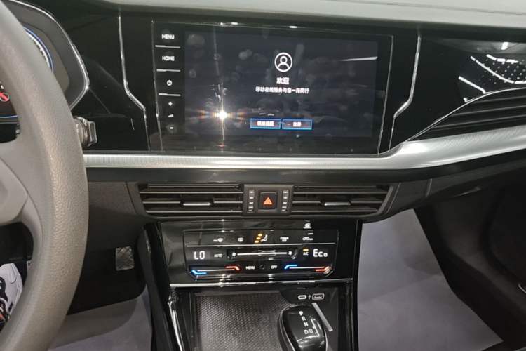 Used Volkswagen Passat New Energy 2022 430 PHEV Hybrid Business Edition Audio And AC Panel