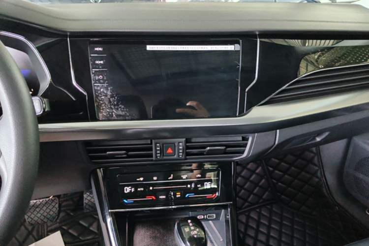 Used Volkswagen Passat New Energy 2022 430 PHEV Hybrid Business Edition Audio And AC Panel