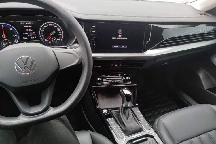 Used Volkswagen Passat New Energy 2022 430 PHEV Hybrid Business Edition Audio And AC Panel
