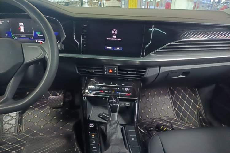 Used Volkswagen Passat New Energy 2022 430 PHEV Hybrid Business Edition Audio And AC Panel