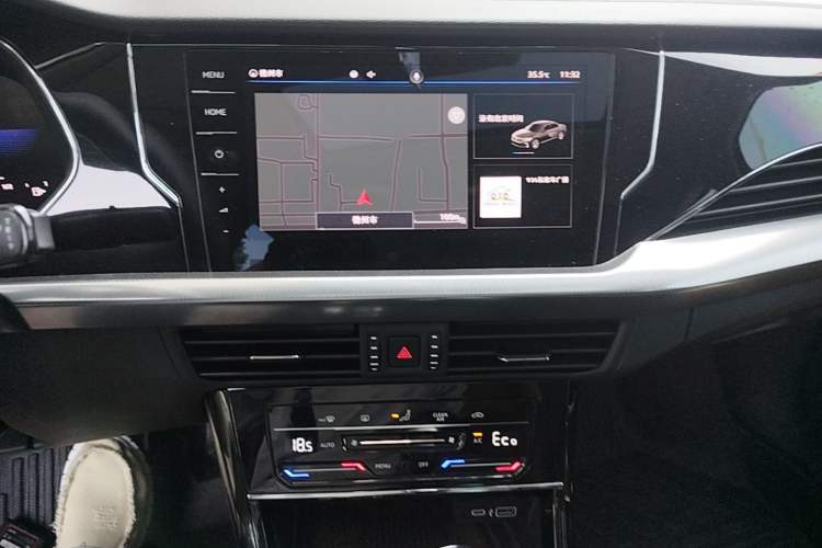 Used Volkswagen Passat New Energy 2022 430 PHEV Hybrid Business Edition Audio And AC Panel