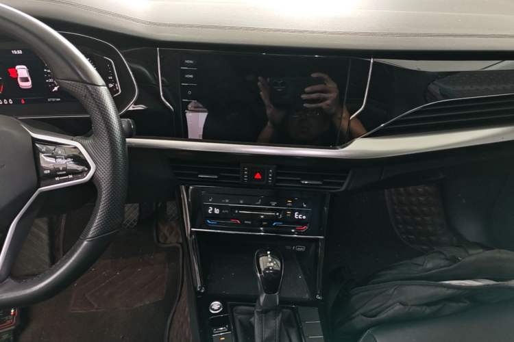 Used Volkswagen Passat New Energy 2022 Revised Version 430 PHEV Hybrid Elite Edition Audio And AC Panel