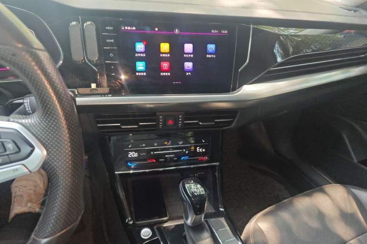 Used Volkswagen Passat New Energy 2022 430 PHEV Hybrid Luxury Edition Audio And AC Panel