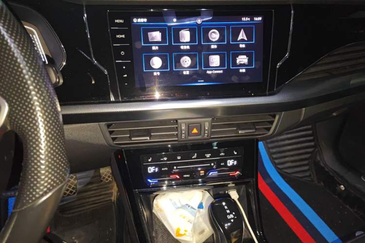 Used Volkswagen Passat New Energy 2022 430 PHEV Hybrid Elite Edition Audio And AC Panel
