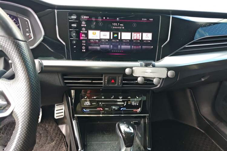 Used Volkswagen Passat New Energy 2022 430 PHEV Hybrid Luxury Edition Audio And AC Panel