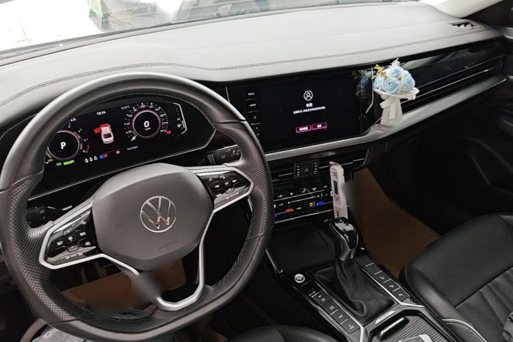 Used Volkswagen Passat New Energy 2022 430 PHEV Hybrid Luxury Edition Center Console