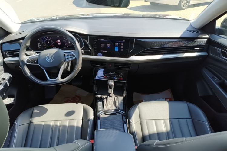 Used Volkswagen Passat New Energy 2022 430 PHEV Hybrid Elite Edition Center Console