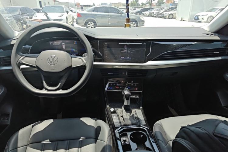 Used Volkswagen Passat New Energy 2022 430 PHEV Hybrid Business Edition Center Console