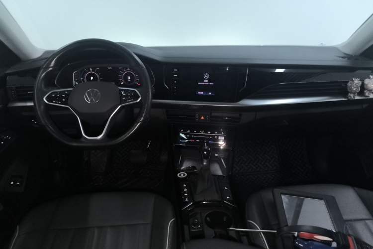 Used Volkswagen Passat New Energy 2022 430 PHEV Hybrid Elite Edition Center Console