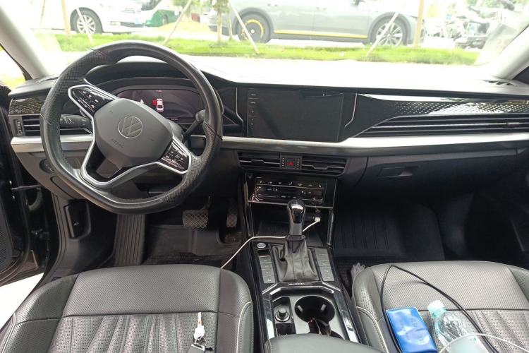 Used Volkswagen Passat New Energy 2022 430 PHEV Hybrid Luxury Edition Center Console