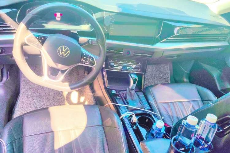 Used Volkswagen Passat New Energy 2022 430 PHEV Hybrid Luxury Edition Center Console